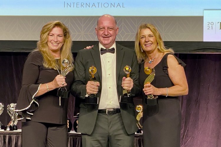 Travvy Awards 2021: Αμερικανικά Travvy Awards 2021: Η Ελλάδα μεγάλη νικήτρια στα «Όσκαρ του τουρισμού»