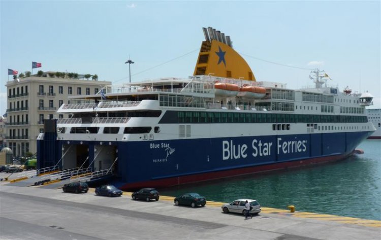 Ferry routes: Δεν θα πραγματοποιηθούν, αύριο το πρωί, τα δρομολόγια του «Blue Star Delos» και του «Blue Star Paros»