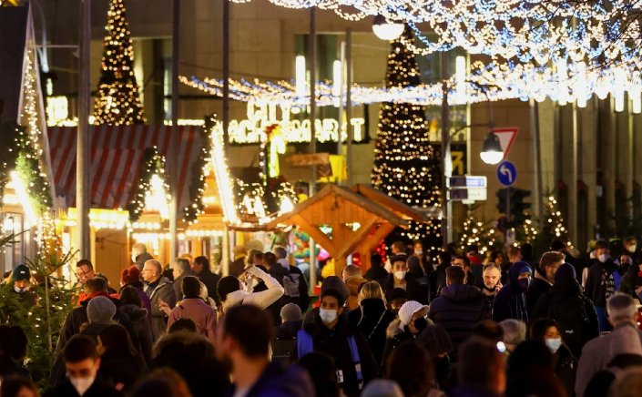 Christmas Covid Curbs: Ο οδικός χάρτης για τα Χριστούγεννα!! Τρομοκρατημένη η κυβέρνηση με τους 130 νεκρούς!! Ποια μέτρα θα λάβει!!