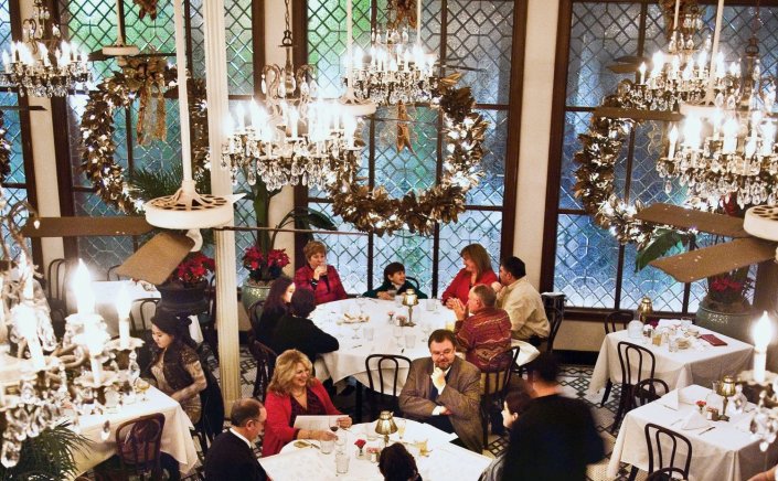 New Covid-19 curbs: Επιλέγουμε προσεκτικά πού και με ποιους θα διασκεδάσουμε στις γιορτές!! Δύο τεστ για τους εμβολιασμένους μετά την επαφή με κρούσμα!!