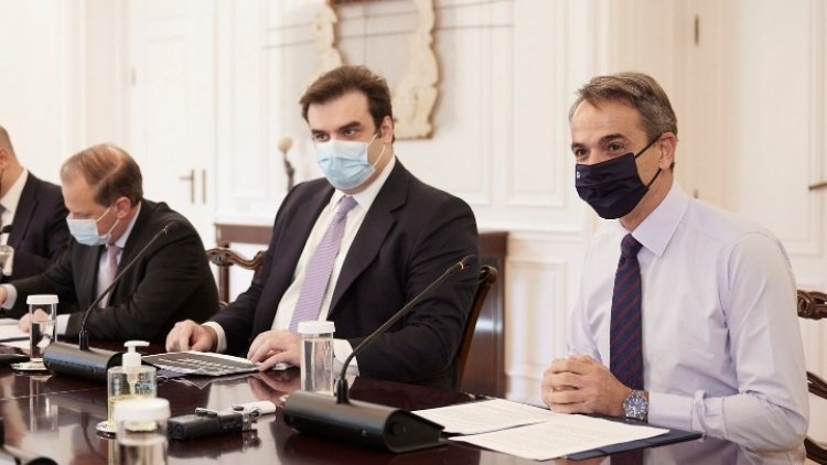 PM Mitsotakis: Ηλεκτρονική ανανέωση αδειών οδήγησης και χορήγηση αντιγράφων αδειών κυκλοφορίας