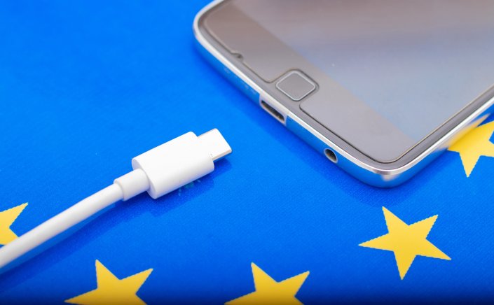 One to charge them all: Έρχεται ο κοινός φορτιστής για όλες τις ηλεκτρονικές συσκευές - Αποδεκτή από το Ευρωπαϊκό Συμβούλιο η πρόταση της Κομισιόν