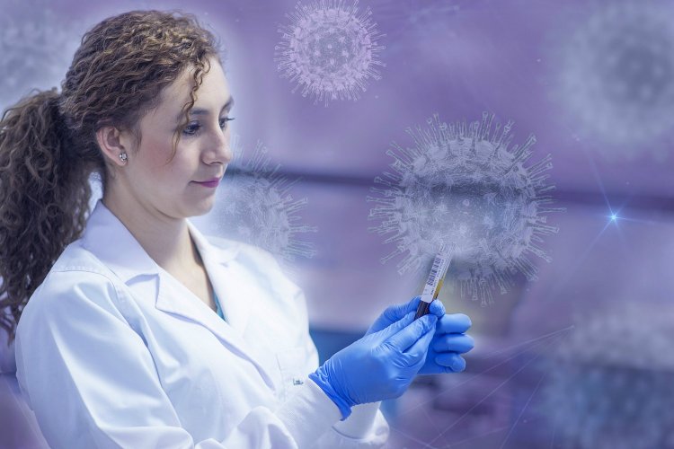 Covid Vaccination: Τι ισχύει για τον εμβολιασμό κάποιου που έχει έρθει σε επαφή με κρούσμα, λόγω της Μετάλλαξης Όμικρον