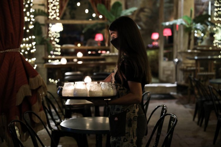 New Covid curbs: Μέτρα στην Εστίαση, αποκλεισμός των ανεμβολίαστων προ των πυλών!! Κλειδώνουν νέα μέτρα ενόψει κορύφωσης της πανδημίας!!