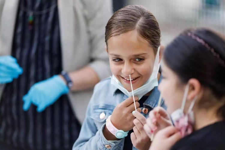 Self-Testing: Παράταση έως τη Δευτέρα στη διανομή των self tests των μαθητών από τα φαρμακεία