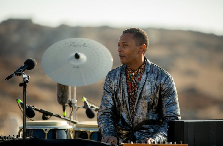 Jeff Mills on Delos: Ο Jeff Mills στη Δήλο με το μουσικό σχήμα “Tomorrow Comes the Harvest” - Σήμερα στις 21:00