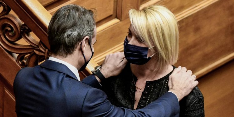 MP Katerina Monogiou: Τετ α τετ Μητσοτάκη - Μονογυιού / Τα συλλυπητήρια - Σε ό,τι χρειαστείς θα είμαι δίπλα σου