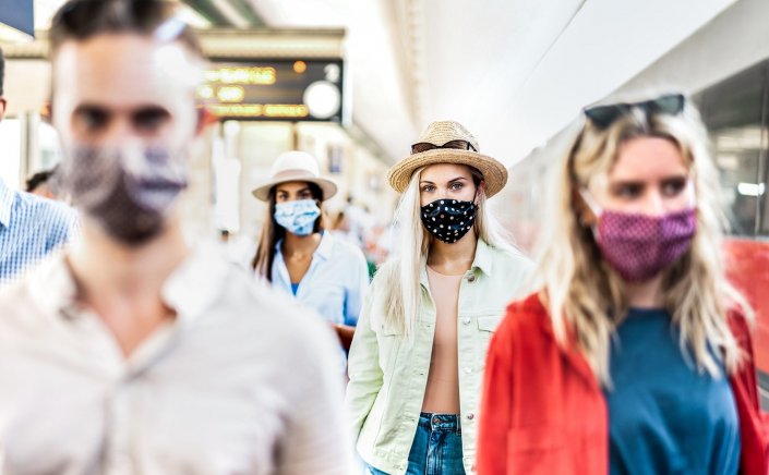 Easing Outdoor Masking:Τέλος οι μάσκες στους εξωτερικούς χώρους το Σάββατο