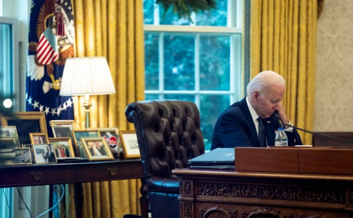 President Biden and President Zelensky / Νέα επικοινωνία Μπάιντεν – Ζελένσκι: Ικανοποιημένος τώρα για τη στάση των ΗΠΑ ο Ουκρανός πρόεδρος