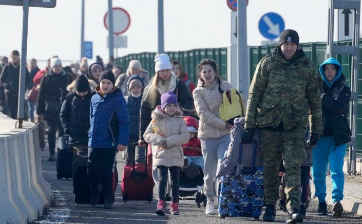Exodus from Ukraine: Περισσότερο από μισό εκατομμύριο άνθρωποι έχουν φύγει για να γλιτώσουν από τον πόλεμο