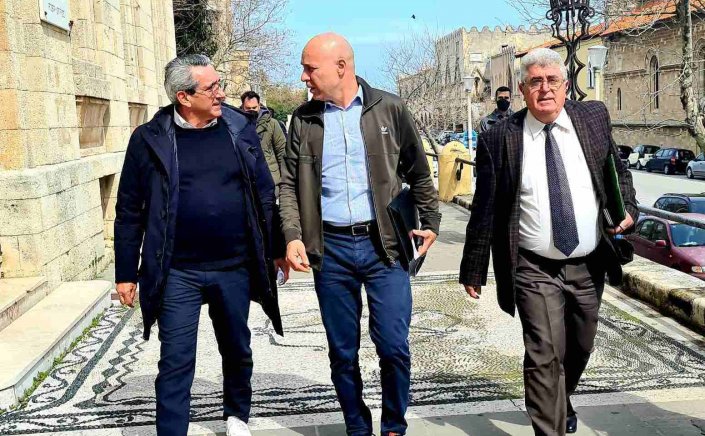 Aegean islands: Εφαρμογή άμεσων μέτρων, μακροπρόθεσμων και βραχυπρόθεσμων, εξήγγειλε ο Υφυπουργός Περιβάλλοντος, Γιώργος Αμυράς, για το ζήτημα των ελαφιών