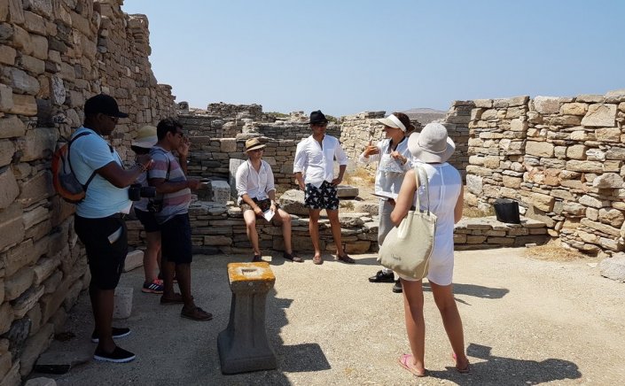 Tourist Guides: Είμαστε ο μοναδικός κλάδος εργαζομένων του οποίου τα ένσημα δεν καταμετρούνται, τονίζει η Πανελλήνια Ομοσπονδία Ξεναγών !