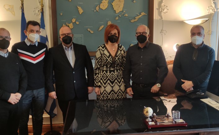 Syros - Η Σύρος που Αξίζουμε: Εθιμοτυπική επίσκεψη και συνάντηση εργασίας με τον χωρικό Αντιπεριφερειάρχη Κυκλάδων κ. Γιώργο Λεονταρίτη
