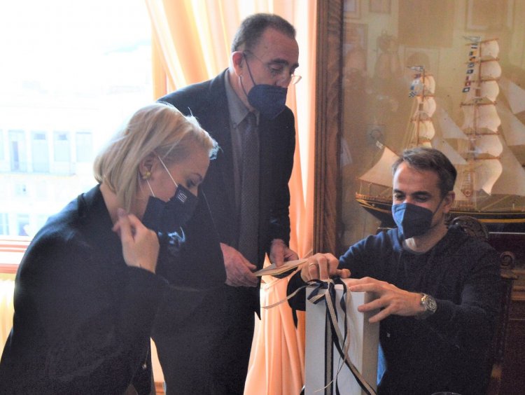 PM Mitsotakis- Syros: Ο Πρωθυπουργός  Κυριάκος Μητσοτάκης στον Δήμο Σύρου - Ερμούπολης