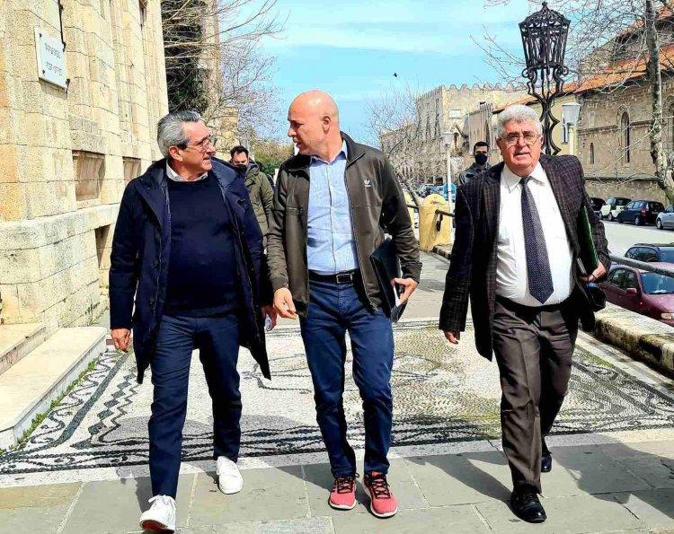 Aegean islands: Εφαρμογή άμεσων μέτρων, μακροπρόθεσμων και βραχυπρόθεσμων, εξήγγειλε ο Υφυπουργός Περιβάλλοντος, Γιώργος Αμυράς, για το ζήτημα των ελαφιών