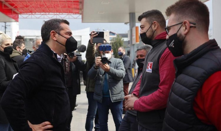 SYRIZA Alexis Tsipras: «Εκρηκτικό» το κλίμα και στη μεταποίηση από τις αυξήσεις 