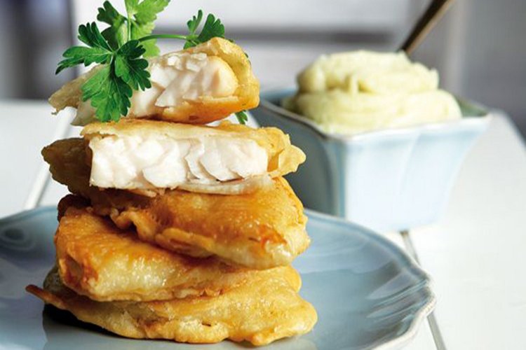 Γιατί τρώμε μπακαλιάρο σκορδαλιά κάθε 25η Μαρτίου; Πότε και γιατί καθιερώθηκε το έθιμο