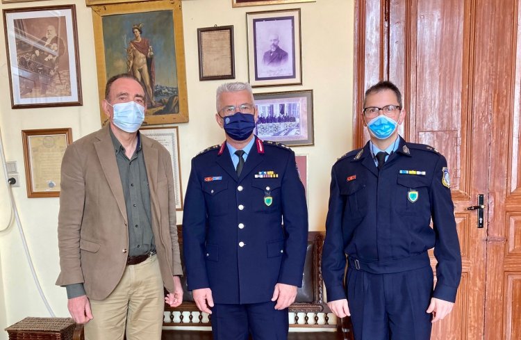 Mayor of Syros: Συνάντηση Δημάρχου Σύρου - Ερμούπολης με τον νέο Γενικό Περιφερειακό Αστυνομικό Διευθυντή