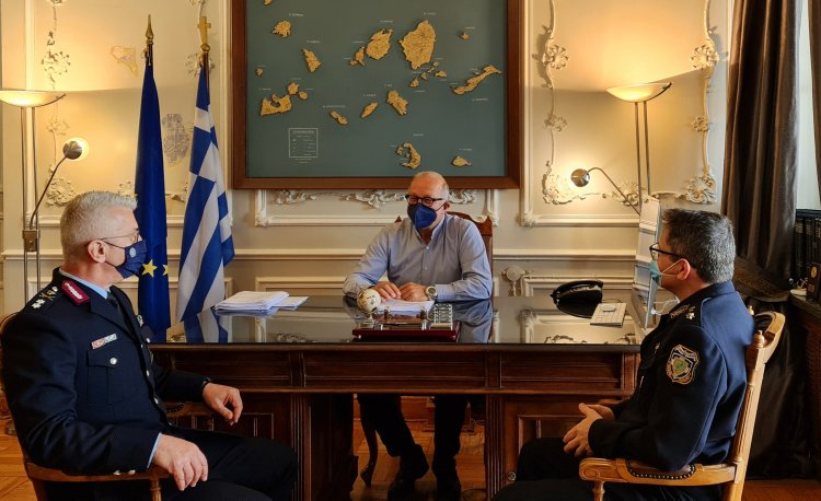 Aegean islands: Στον Χωρικό Αντιπεριφερειάρχη Κυκλάδων  Γ. Λεονταρίτη ο νέος Γενικός Περιφερειακός Αστυνομικός Διευθυντής Νοτίου Αιγαίου Υποστράτηγος Γ. Μιχαλόπουλος