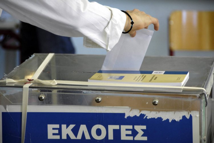 National Elections 2023: Το διακύβευμα των εκλογών και οι εκλογικές στρατηγικές των κομμάτων