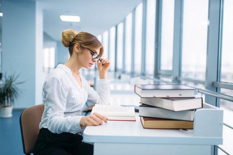 Presbyopia treatment: Σταγόνες για την πρεσβυωπία βάζουν τέλος στα γυαλιά, τους φακούς επαφής ακόμα και στο χειρουργείο