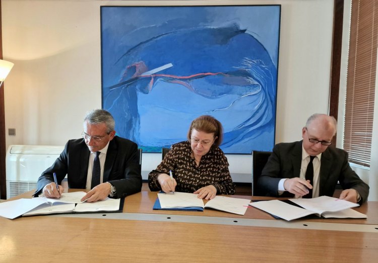 Aegean Islands: Το Εθνικό Θέατρο Ρόδου στον δρόμο της αναγέννησης - Υπεγράφη η Προγραμματική Σύμβαση μεταξύ ΥΠΠΟ, Περιφέρειας και Δήμου Ρόδου για την αποκατάστασής του