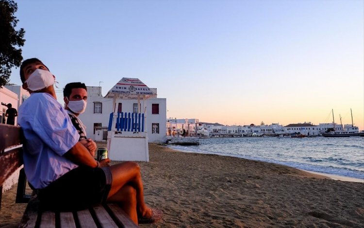 Coronavirus: Η ατομική προστασία το «κλειδί» από εδώ και στο εξής – Αυξάνονται οι επαναλοιμώξεις, ανεβαίνει η θετικότητα στα νησιά  [Μύκονος 12,64%]