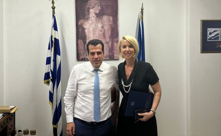 Cyclades Healthcare: Η Κατερίνα Μονογυιού συμμετείχε στην σύσκεψη Πλεύρη για την άμεση πρόσληψη υγειονομικού προσωπικού στο νοσοκομείου Σύρου 