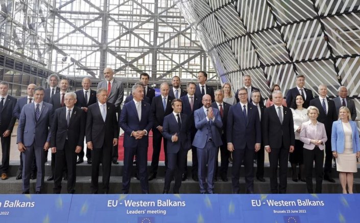 EU candidate status to Ukraine & Moldova : Οι «27» έδωσαν το πράσινο φως για την ένταξη Ουκρανίας-Μολδαβίας στην Ε.Ε.