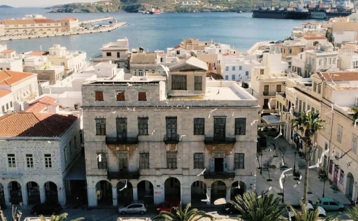 Listed Buildings in Syros: Τα διατηρητέα της Ερμούπολης εκπέμπουν SOS