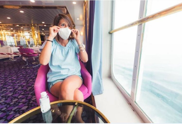 Keep Mask Mandate: Παραμένει η χρήση μάσκας στα ταξί, στο εσωτερικό των επιβατικών πλοίων και στα φαρμακεία - Η εισήγηση της επιτροπής