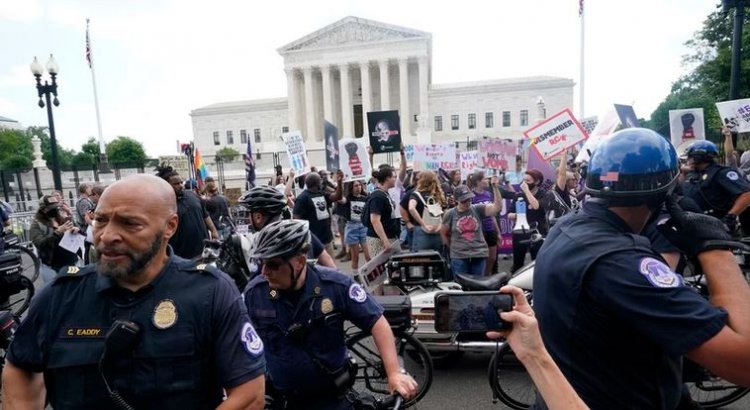 Biden - Supreme Court decision: Διχασμένες οι ΗΠΑ — Διάγγελμα Mπάιντεν για τις αμβλώσεις