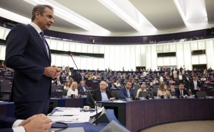 PM Mitsotakis / European Parliament : Η Ελλάδα προστατεύει τα σύνορα της με πλήρη σεβασμό των θεμελιωδών ανθρωπίνων δικαιωμάτων