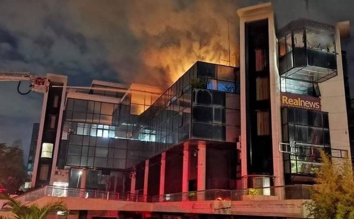 Explosive devices - Real Group: Φωτιά στον Real FM!! Υπόνοιες για εμπρησμό και καταδίκη από τον πολιτικό κόσμο – Εικόνες καταστροφής