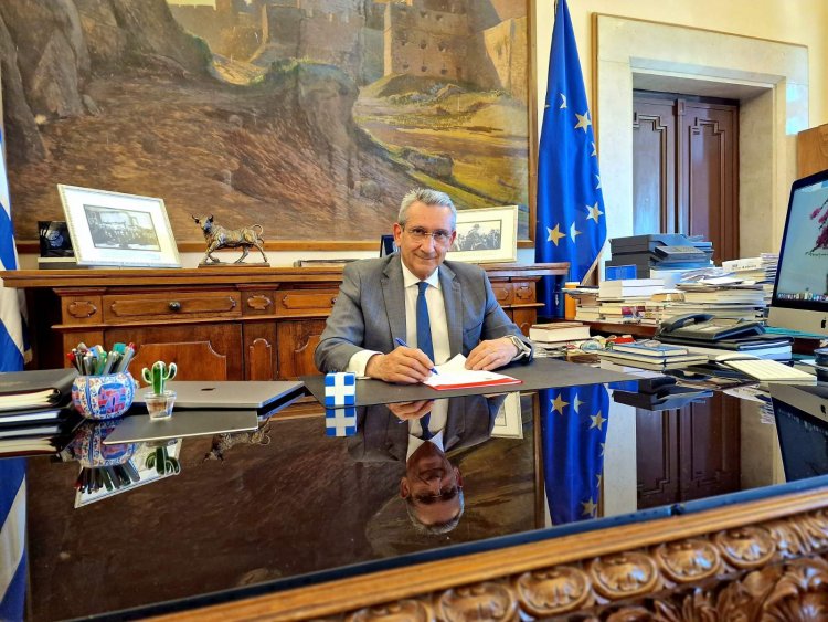 Aegean Islands: Η Περιφέρεια Ν. Αιγαίου προκηρύσσει τον άμεσο καθαρισμό τάφρων επαρχιακής οδού και την υποστύλωση της Γέφυρας Βουρβουριάς στη Νάξο 