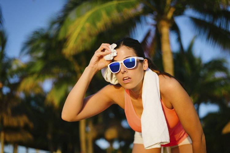 Heat stroke: Καλοκαίρι και θερμοπληξία!! Τι πρέπει να κάνετε σε περίπτωση θερμοπληξίας [Video]