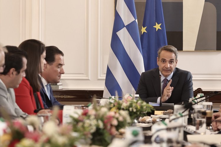 Political Development: Ανοιχτό και το θέμα των έκτακτων πολιτικών εξελίξεων - Σε αχαρτογράφητα νερά πλέον η κυβέρνηση