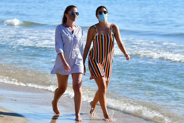 Centaurus variant: Ανησυχία των ειδικών για την παραλλαγή Κένταυρος!! Πώς θα προστατευθούμε μετά τις διακοπές - Yπέρ της χρήσης μάσκας μέσα στις σχολικές αίθουσες!!