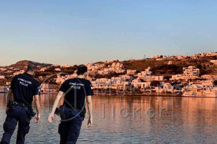 Mykonos arrests: Συνέλαβαν στη Μύκονο, μη νόμιμο αλλοδαπό & πλανόδιο για υπαίθριο εμπόριο βιομηχανικών προϊόντων