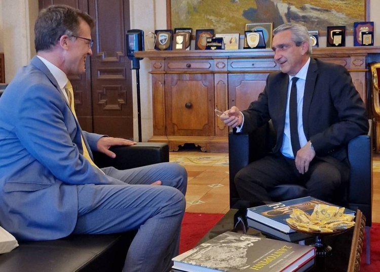 Aegean Islands: Συνάντηση του Περιφερειάρχη με τον Καναδό Πρέσβη, Mark Allen  