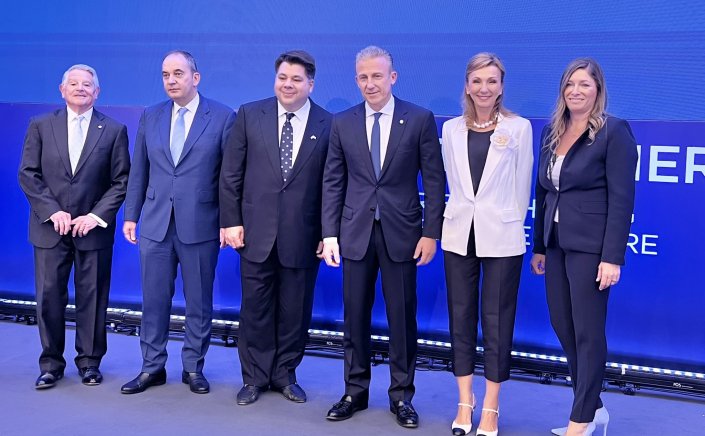 Shipping Min Plakiotakis: Η πανδημία έχει επιταχύνει τις νέες προκλήσεις στη ναυτιλία - Τιμήθηκε η Μελίνα Τραυλού ως ναυτιλιακή προσωπικότητα της χρονιάς