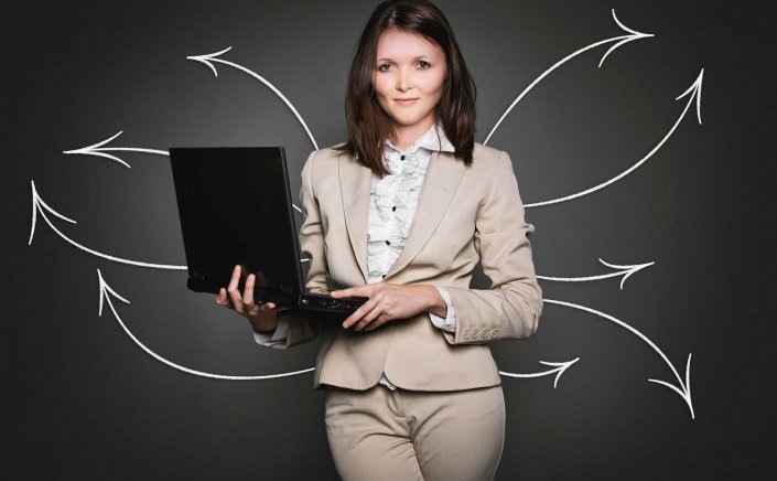 Insurance contributions: Παγώνουν οι ασφαλιστικές εισφορές το 2023 για ελεύθερους επαγγελματίες, αυτοαπασχολούμενους