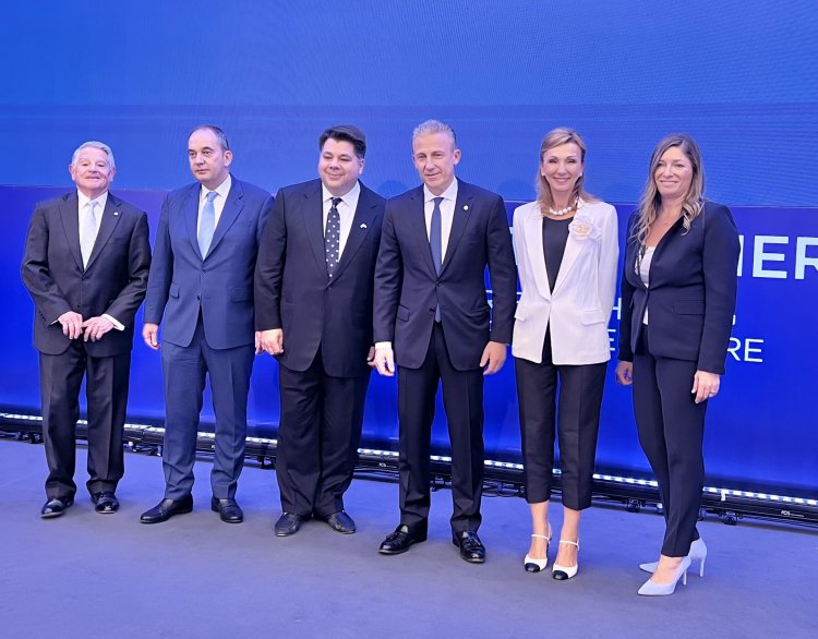 Shipping Min Plakiotakis: Η πανδημία έχει επιταχύνει τις νέες προκλήσεις στη ναυτιλία - Τιμήθηκε η Μελίνα Τραυλού ως ναυτιλιακή προσωπικότητα της χρονιάς