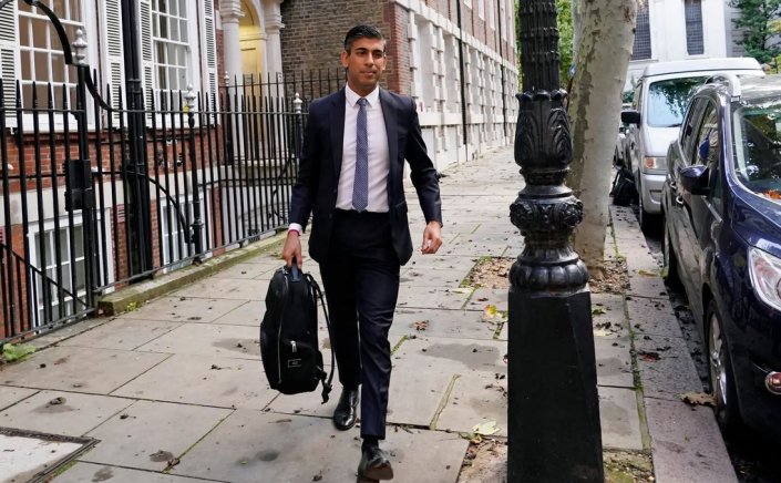 Rishi Sunak UK's Next PM:  Νέος πρωθυπουργός της Βρετανίας ο Ρίσι Σούνακ - Αποσύρθηκε η Πένι Μόρντοντ