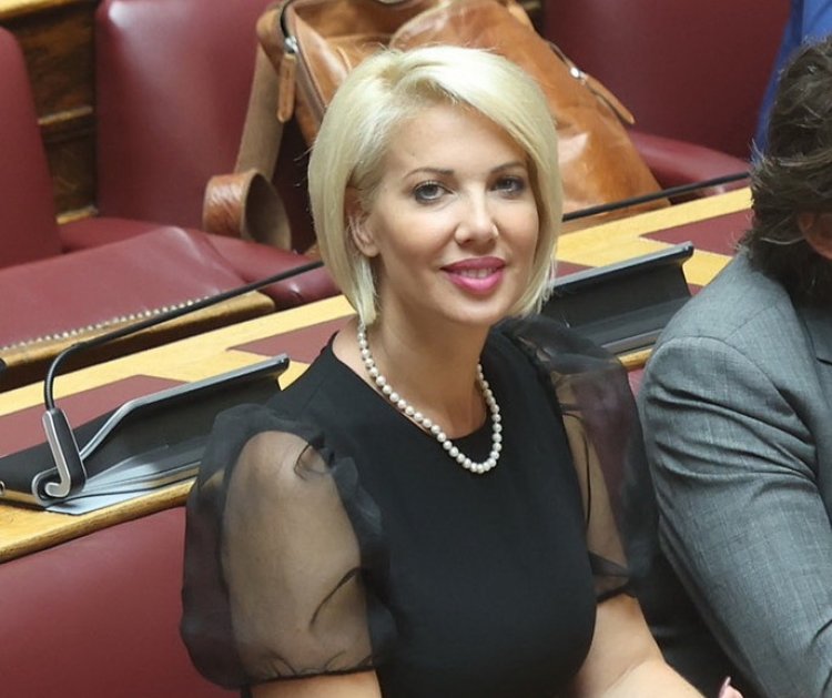 MP Katerina Monogiou: Συνεχείς ενέργειες της Κατερίνας Μονογυιού για την κατάσβεση της φωτιάς στις Στραπουριές Άνδρου