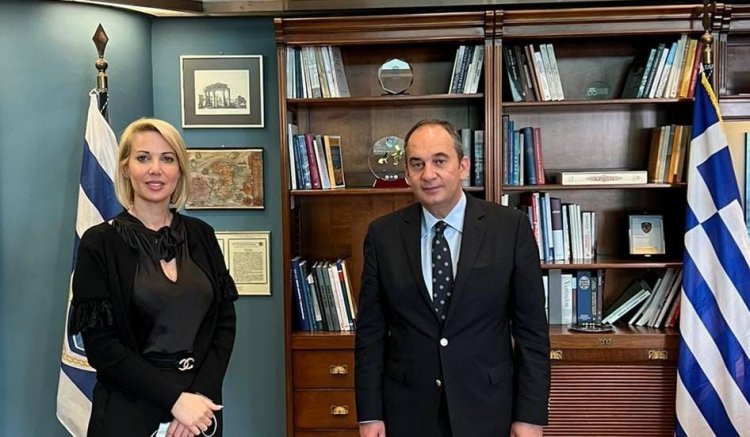 ND's MP Katerina Monogiou:  Κατόπιν ενεργειών της Κατερίνας Μονογυιού  εξασφαλίσθηκε 1 επιπλέον ακτοπλοϊκό δρομολόγιο Πειραιάς-Μήλος 