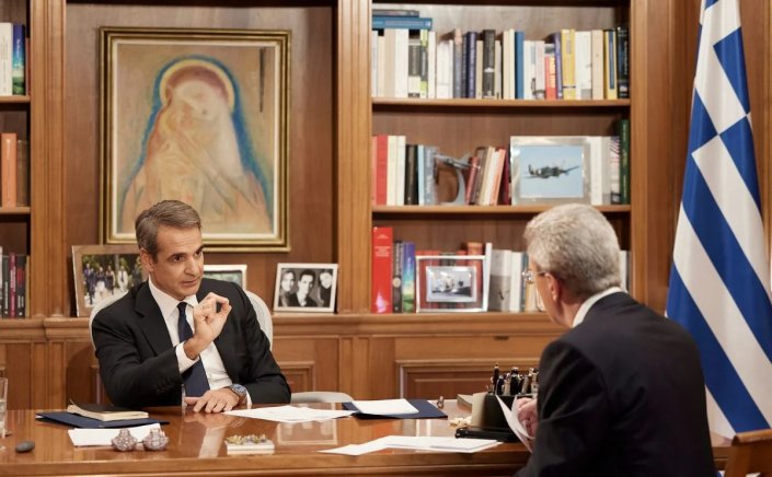 PM Mitsotakis: Η αγωνία του Πρωθυπουργού πριν από το... πέναλτι