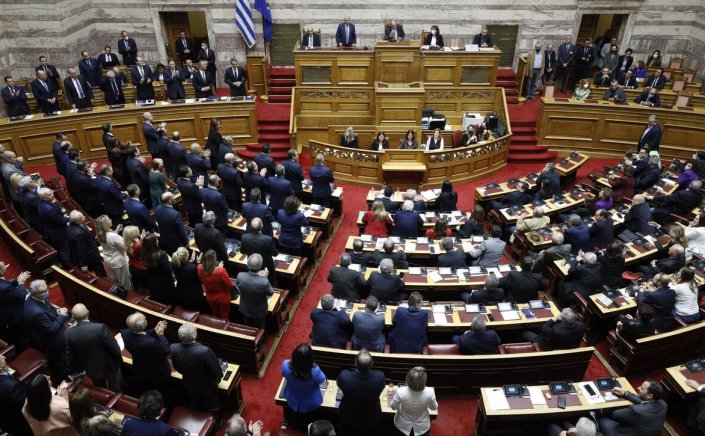 State budget 2023: Υπερψηφίστηκε με 156 «ναι» και 143 «όχι», 1 αποχή