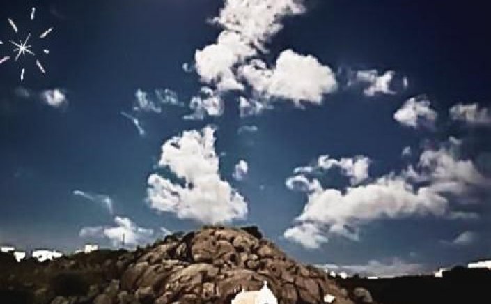 Joyeuses Fêtes! Ευχές για Καλές Γιορτές από το Σωματείο Ενοικ. Διαμερισμάτων και Τουριστικών Καταλυμάτων Μυκόνου