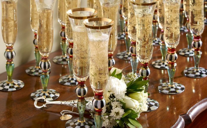 Happy New Year 2026! Οι συντελεστές και οι συνεργάτες του Mykonos Ticker, σας εύχονται Χρόνια Πολλά και Ευτυχισμένο το 2026!!